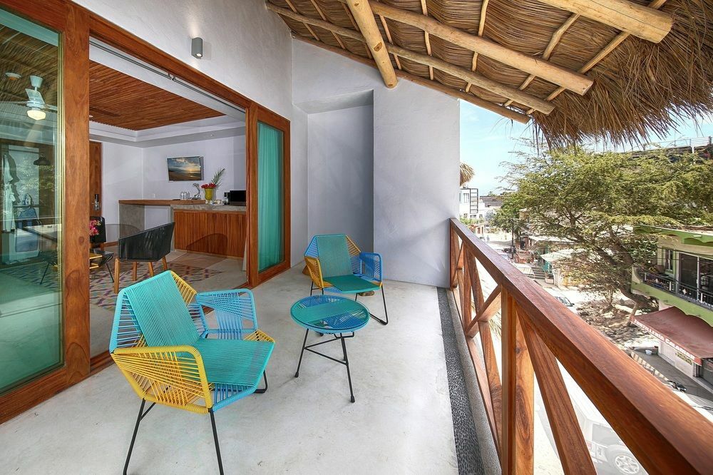 Casa Pepe Sayulita Exterior foto Balcony of a suite at the hotel